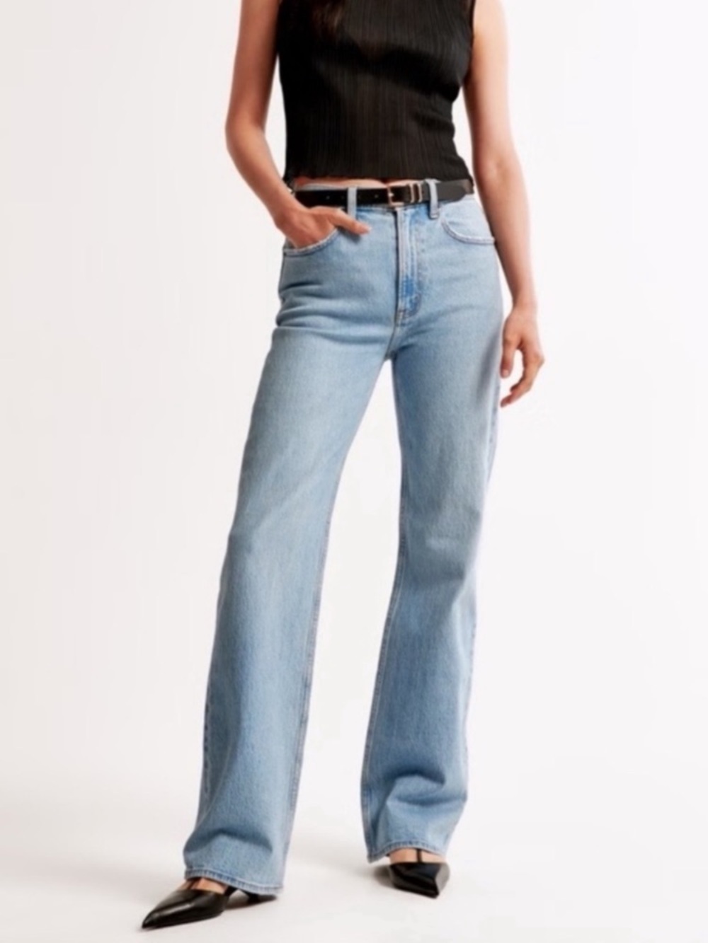 Abercrombie & Fitch 90s Relaxed High Rise Light Wash Jeans Size 26 or 2XS